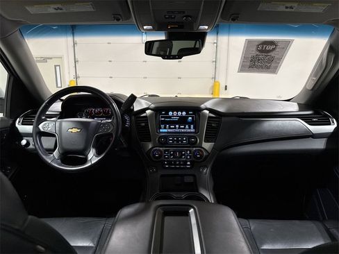 Used 2020 Chevrolet Suburban LT image 10