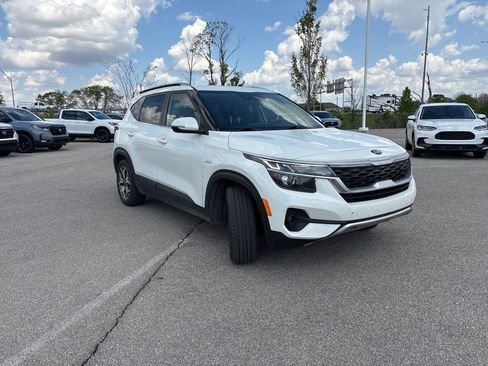 Used 2021 Kia Seltos EX AWD/4WD image 15