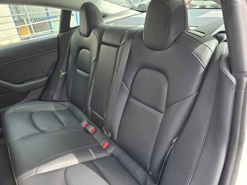 Used 2020 Tesla Model 3 Long Range image 17