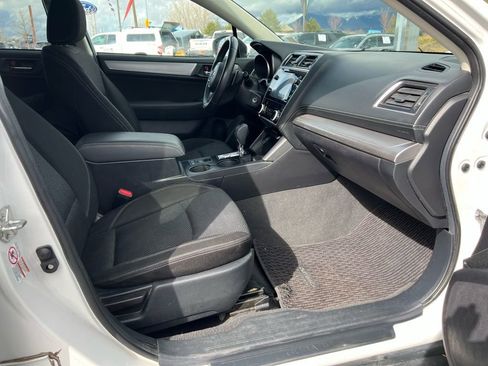 Used 2019 Subaru Outback 2.5i Premium image 16