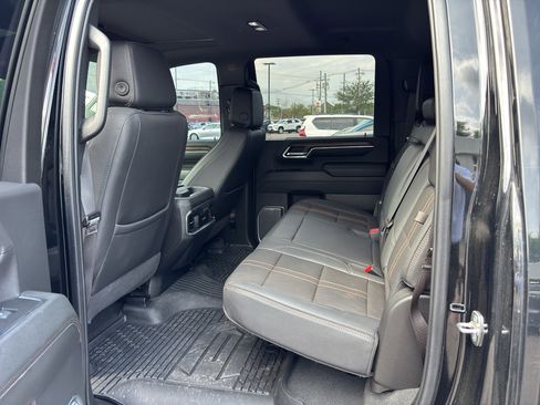 Used 2024 Chevrolet Silverado 3500 High Country w/ High Country Premium Package AWD/4WD image 9