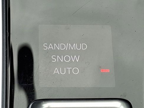 Used 2025 Jeep Compass Limited image 23