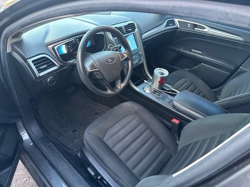 Used 2018 Ford Fusion SE FWD image 7