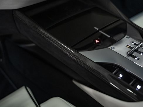 Used 2025 Ferrari Purosangue AWD/4WD image 55