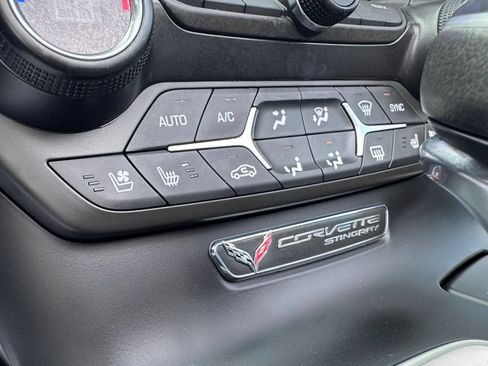 Used 2017 Chevrolet Corvette Stingray Coupe RWD image 19