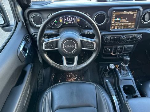 Used 2023 Jeep Wrangler Unlimited Sahara w/ Cold Weather Group AWD/4WD image 16