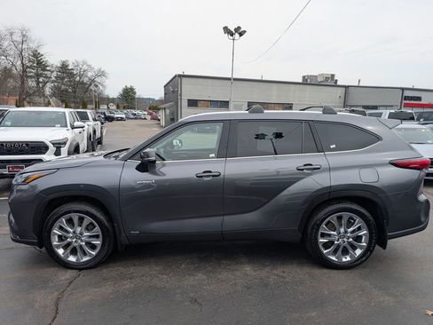 Used 2021 Toyota Highlander Limited AWD/4WD image 3