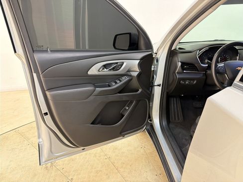 Used 2019 Chevrolet Traverse LT image 5