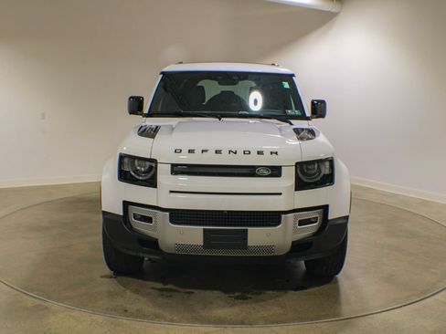Used 2025 Land Rover Defender 110 S AWD/4WD image 9
