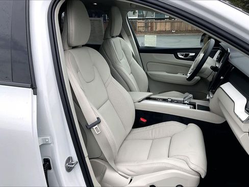 New 2026 Volvo XC60 B5 Ultra w/ Climate Package image 31