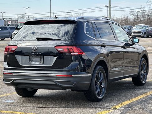 Used 2024 Volkswagen Tiguan SE image 4