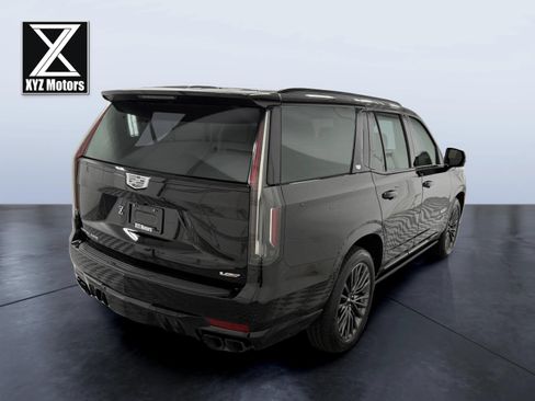 Used 2024 Cadillac Escalade V AWD/4WD image 8