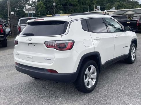 Used 2019 Jeep Compass Latitude w/ Cold Weather Group AWD/4WD image 3