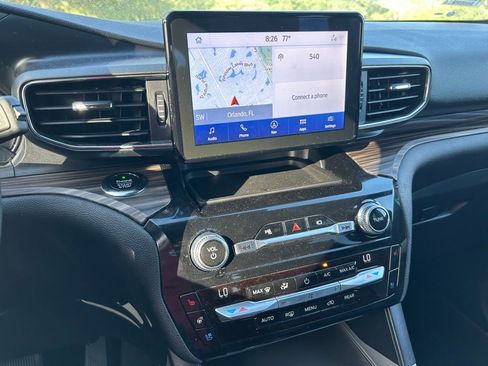 Used 2021 Ford Explorer Limited w/ Equipment Group 301A AWD/4WD image 21