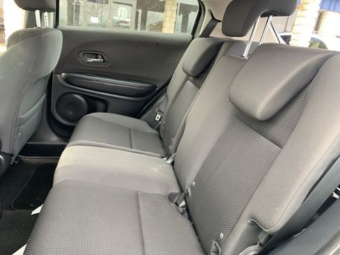 Used 2019 Honda HR-V LX image 16