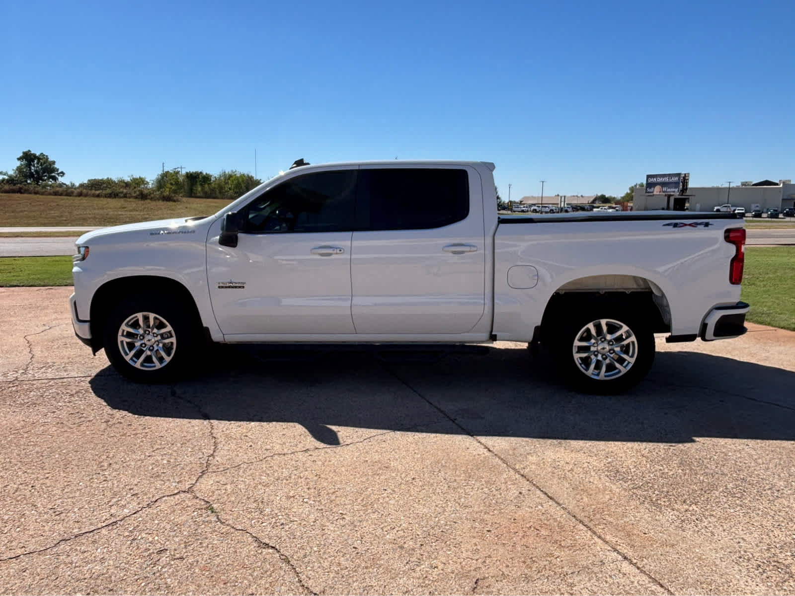 Used 2020 Chevrolet Silverado 1500 RST w/ Texas Edition AWD/4WD image 4