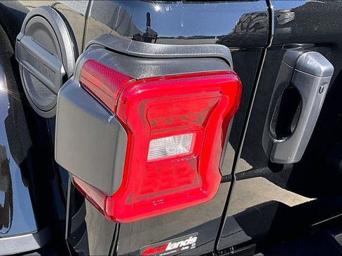 New 2026 Jeep Wrangler Unlimited Rubicon AWD/4WD image 35