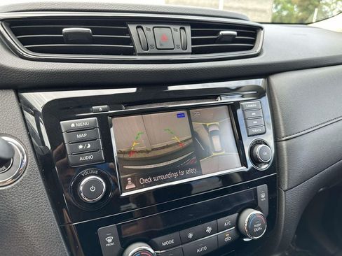 Used 2019 Nissan Rogue SV w/ Premium Package AWD/4WD image 20