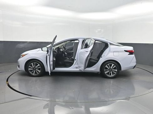 Used 2024 Nissan Versa SV FWD image 37