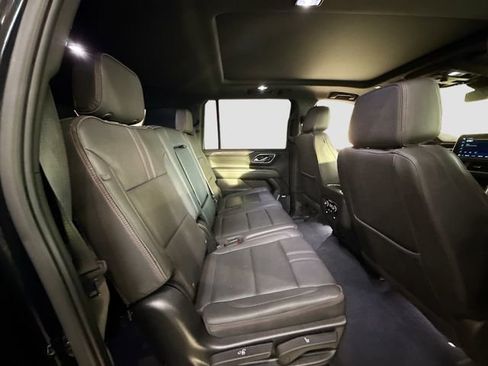 Used 2023 Chevrolet Suburban RST image 31