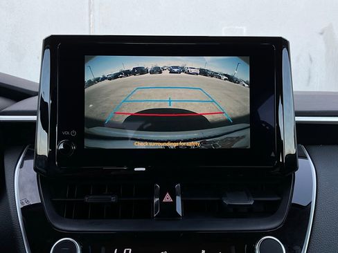 Used 2025 Toyota Corolla LE image 27