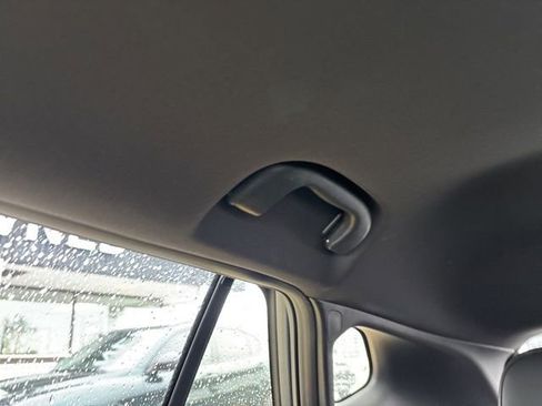 Used 2024 Chevrolet Trax RS w/ Sunroof Package FWD image 29