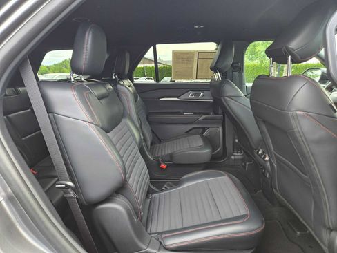 Used 2025 Ford Explorer ST-Line w/ Premium Package RWD image 12