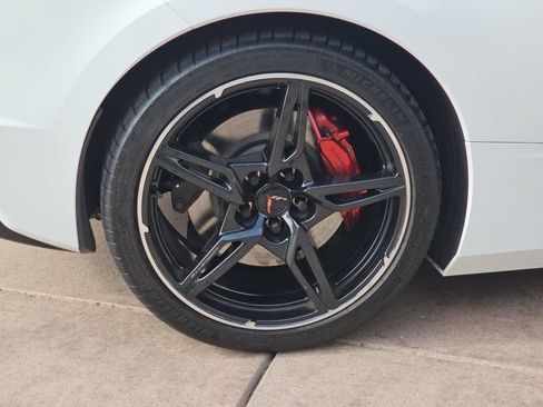 Used 2021 Chevrolet Corvette Stingray Preferred Cpe w/ Z51 Performance Package RWD image 39