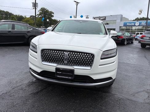 Used 2021 Lincoln Nautilus FWD image 2