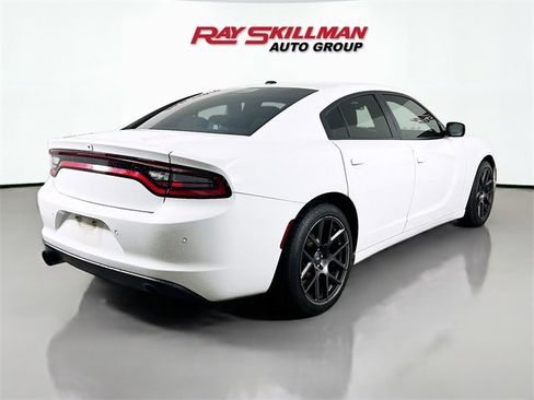 Used 2019 Dodge Charger SXT w/ Driver Confidence Group image 7