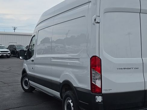Used 2023 Ford Transit 250 148 High Roof RWD image 44