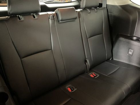 Used 2022 Toyota Highlander XLE image 24