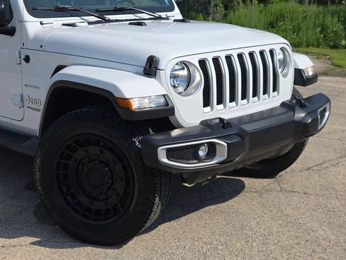 Used 2019 Jeep Wrangler Unlimited Sahara w/ Safety Group AWD/4WD image 4