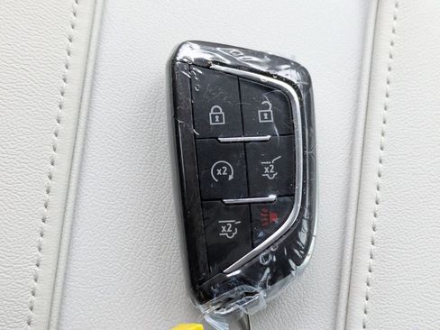 Certified 2025 Cadillac Escalade Premium Luxury Platinum w/ LPO, Radiant Package RWD image 34