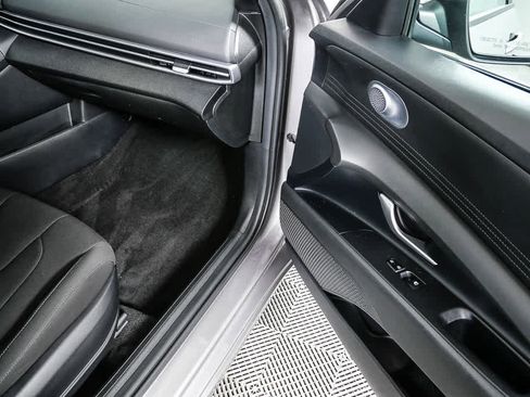 Used 2023 Hyundai Elantra SEL image 22