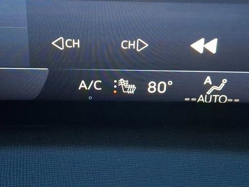 Used 2025 Buick Enclave Preferred image 24