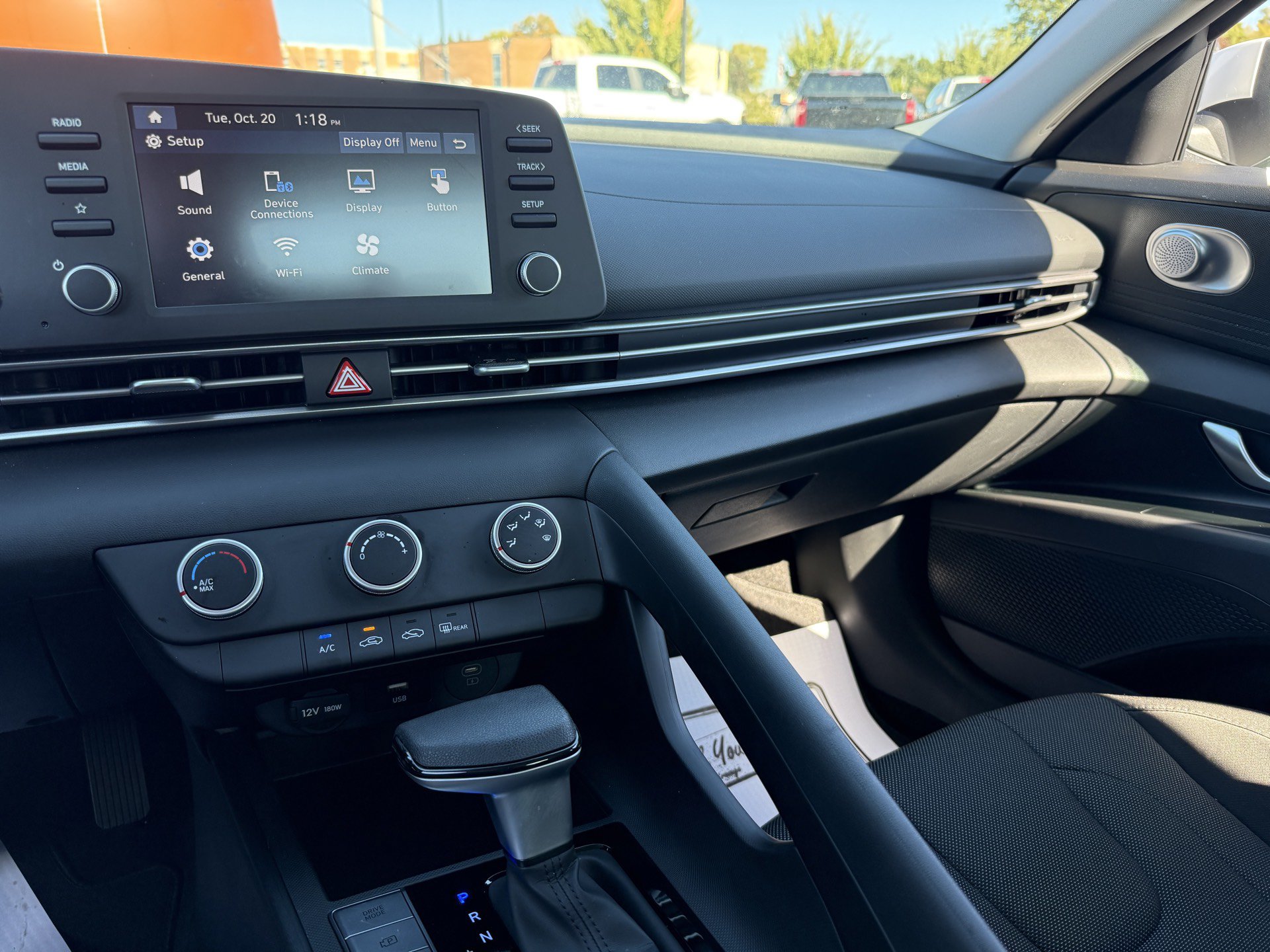 Used 2025 Hyundai Elantra SE FWD image 11
