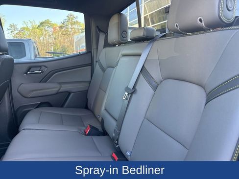 Used 2025 Chevrolet Colorado ZR2 w/ Technology Package image 12