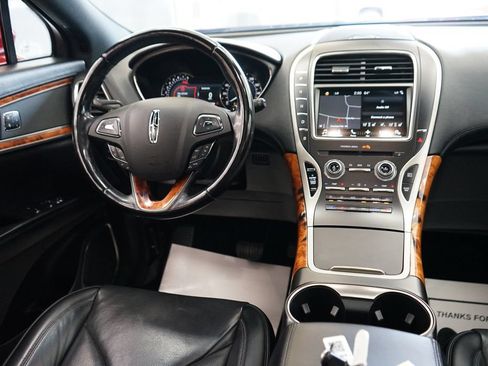 Used 2018 Lincoln MKX Reserve w/ Lincoln MKX Climate Package FWD image 12