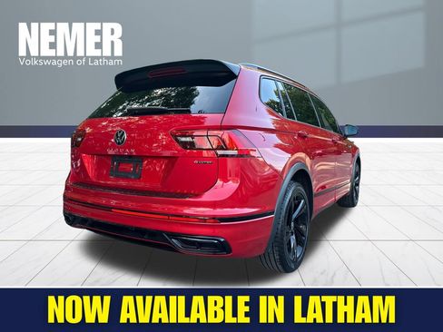 Certified 2024 Volkswagen Tiguan SE R-Line AWD/4WD image 4