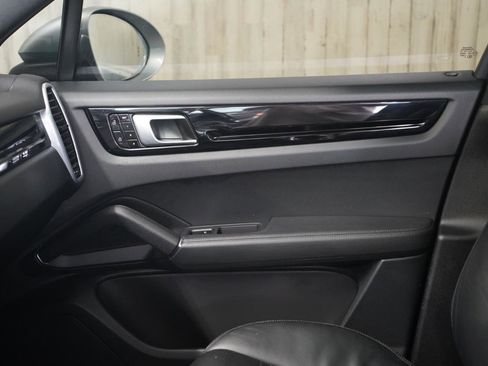 Used 2019 Porsche Cayenne S AWD/4WD image 32