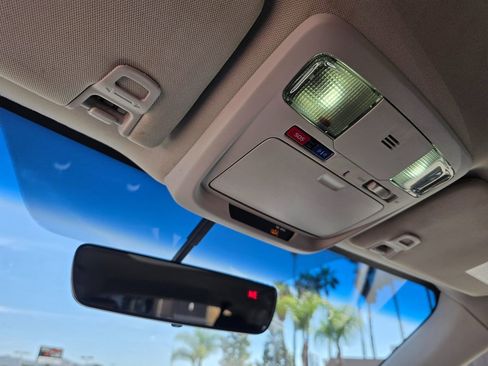 Used 2018 Subaru Outback 2.5i Premium image 43