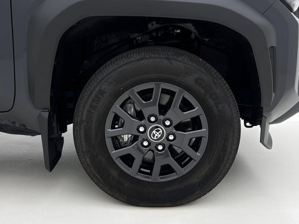 Used 2025 Toyota 4Runner SR5 AWD/4WD image 29