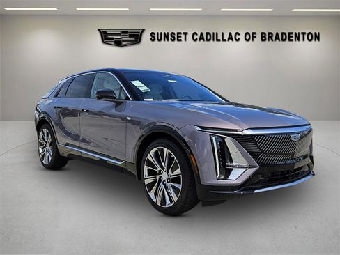 New 2025 Cadillac Lyriq Luxury image 1