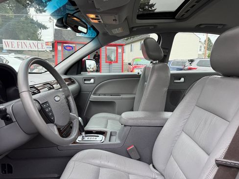 Used 2005 Ford Five Hundred SEL image 13