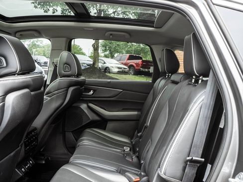 Used 2023 Acura MDX SH-AWD w/ Advance Package image 26
