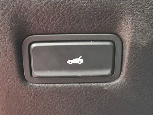 Used 2017 Chevrolet Corvette Stingray Coupe w/ 1LT image 22