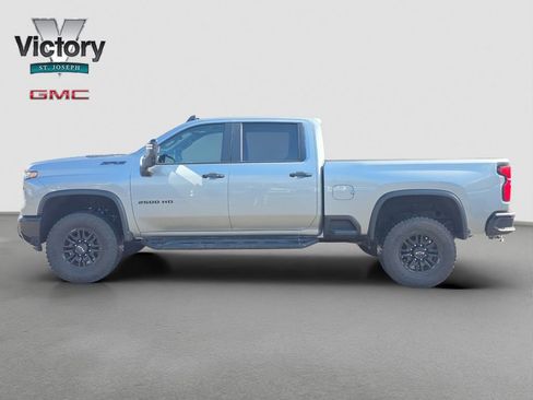 Used 2026 Chevrolet Silverado 2500 ZR2 w/ LPO, Dark Essentials Package AWD/4WD image 6