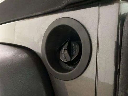 Used 2017 Jeep Wrangler Unlimited Sport w/ Connectivity Group image 82