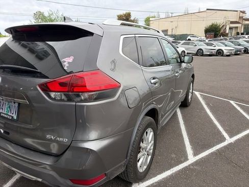 Used 2017 Nissan Rogue SV AWD/4WD image 8